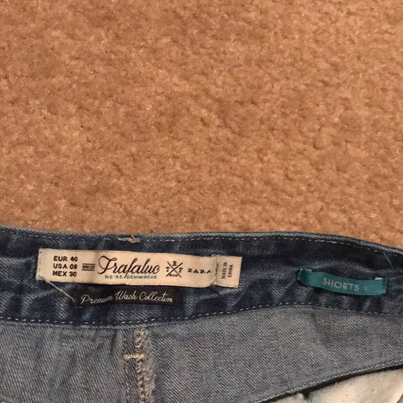 ZARA DENIM SHORTS SIZE 8 - Picture 3 of 4